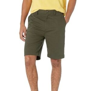 NWT Chino Short CLASSIC FIT men SIZE 42 Olive green 9” inseam Amazon Essentials